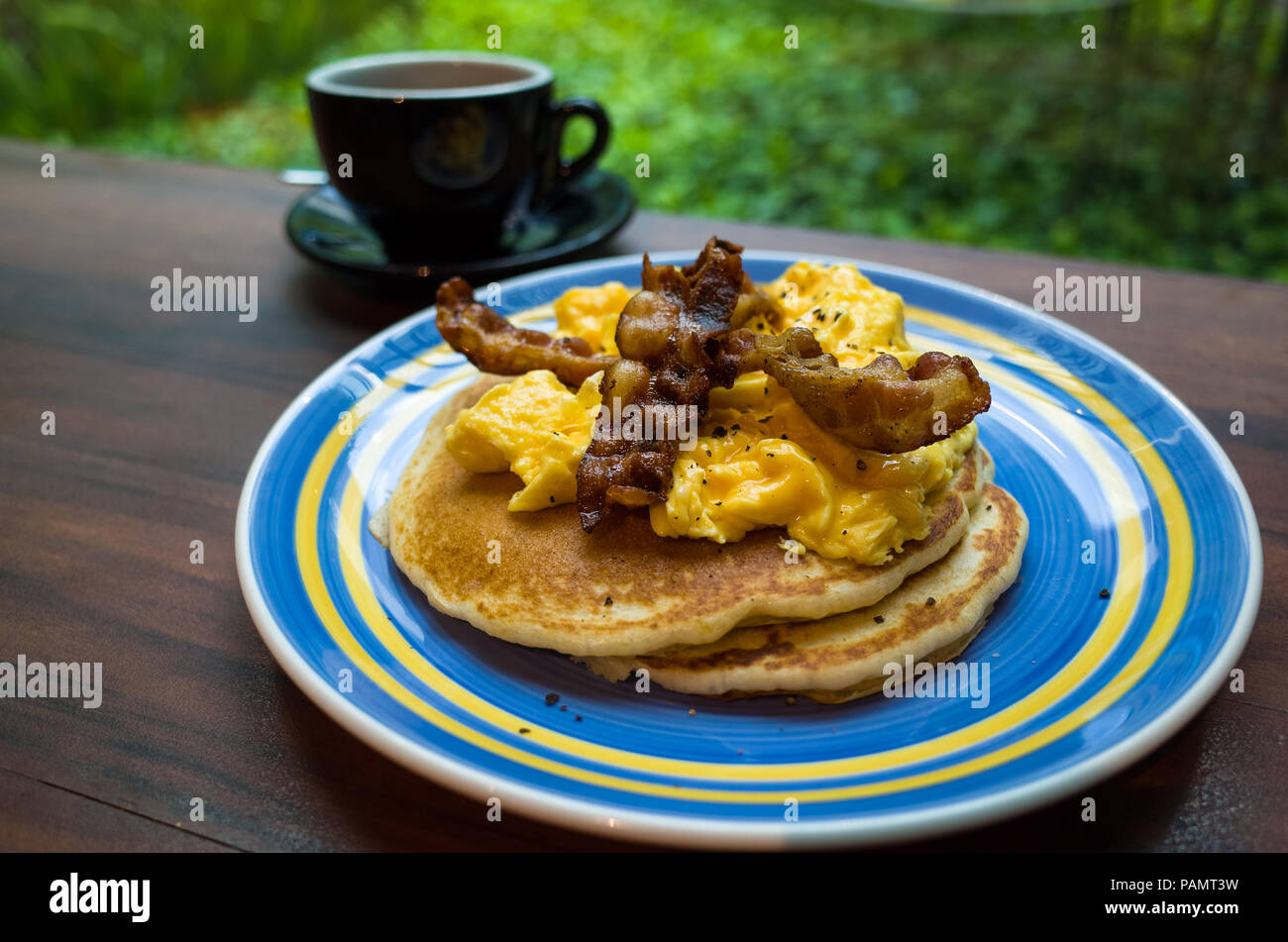 Pancake Sandwich With Bacon And Scrambled Eggs On Top Stock Photo Alamy Pancake Sandwich With Bacon And Scrambled Eggs On Top Stock Photo Alamy