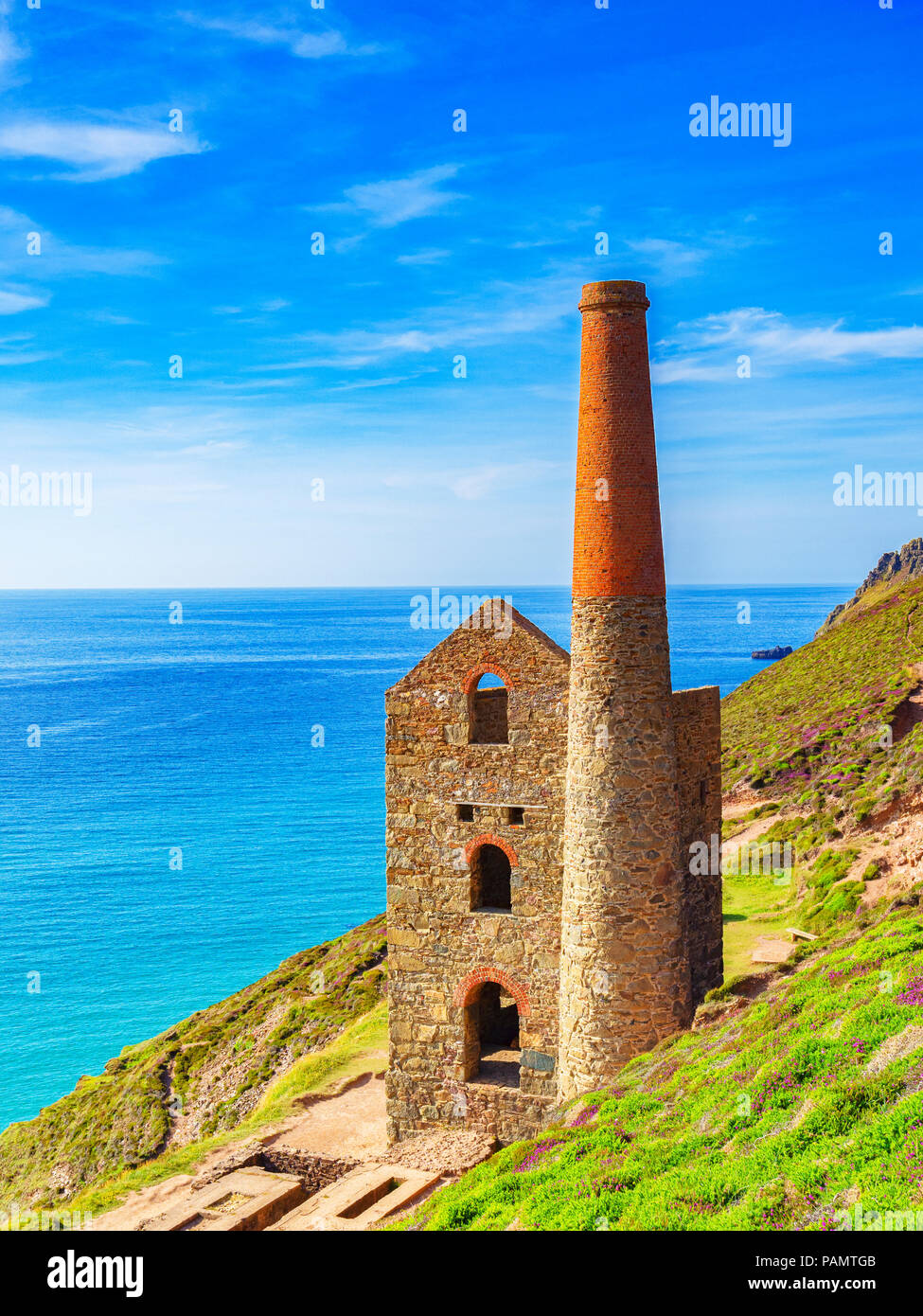 Towanroath Shaft Pumping Engine House, part of the Wheal Coates mine near St Agnes Head, Cornwall, England,UK. Stock Photo