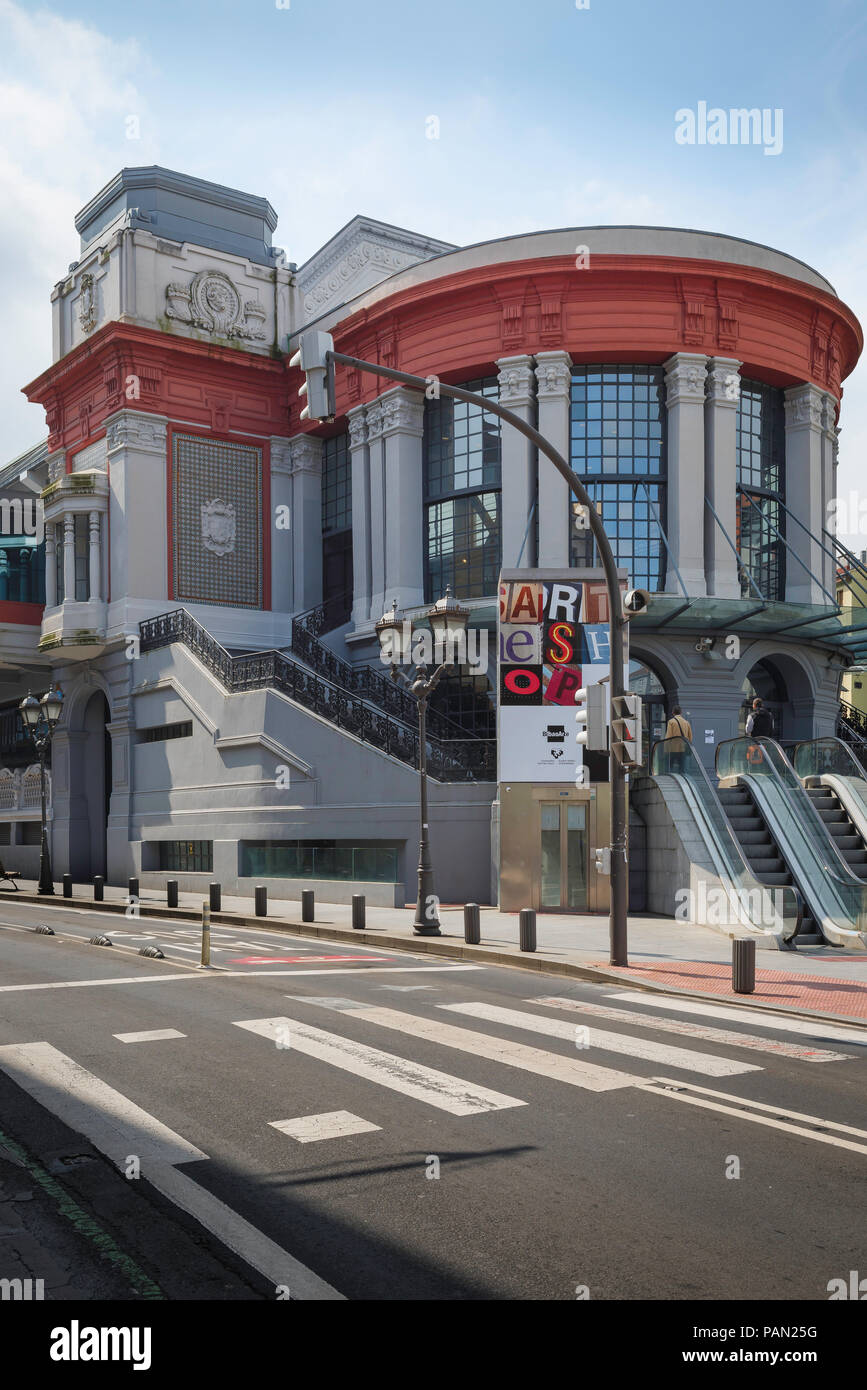 Paseo por el Mercado de la Ribera