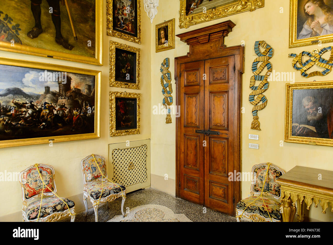 ISOLA BELLA, ITALY - MAY 3, 3016: Hall of the Palace Borromeo on the ...