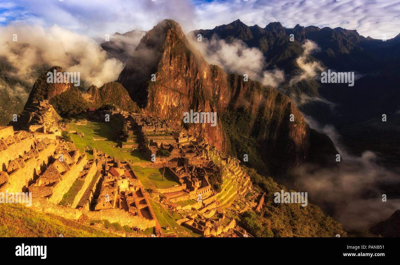 Peru machu picchu sunset hi-res stock photography and images - Alamy