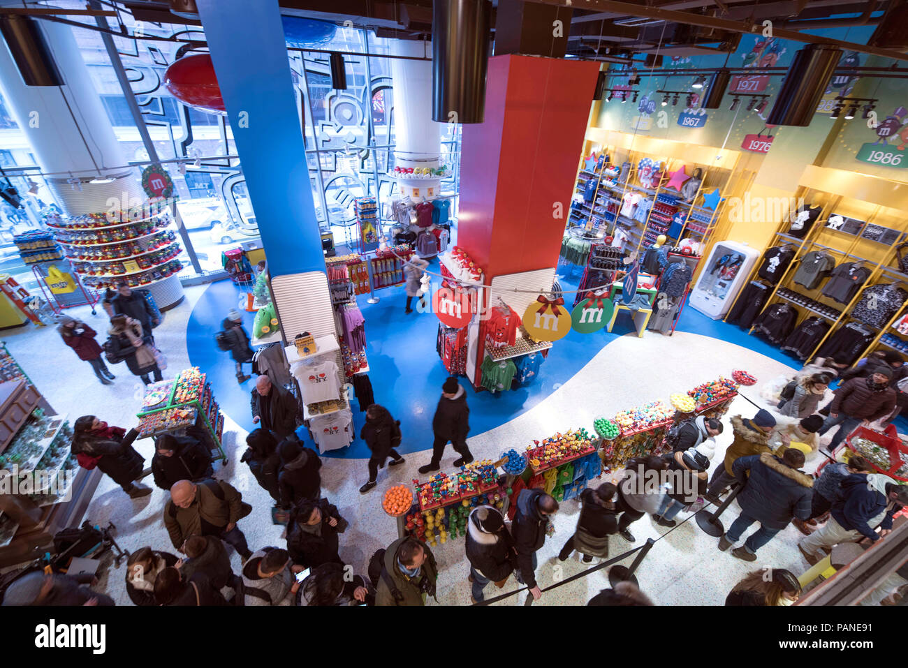 The M&M World Store in Times Square, Manhattan, New York City, U.S.A., January 02, 2018     Photo © Fabio Mazzarella/Sintesi/Alamy Stock Photo Stock Photo