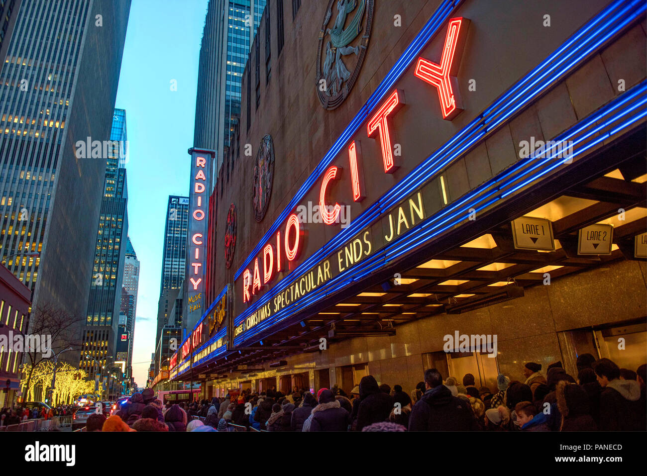 The facade  of the Radio City Music Hall, Manhattan, New York City, USA, December 29, 2017    Photo © Fabio Mazzarella/Sintesi/Alamy Stock Photo Stock Photo
