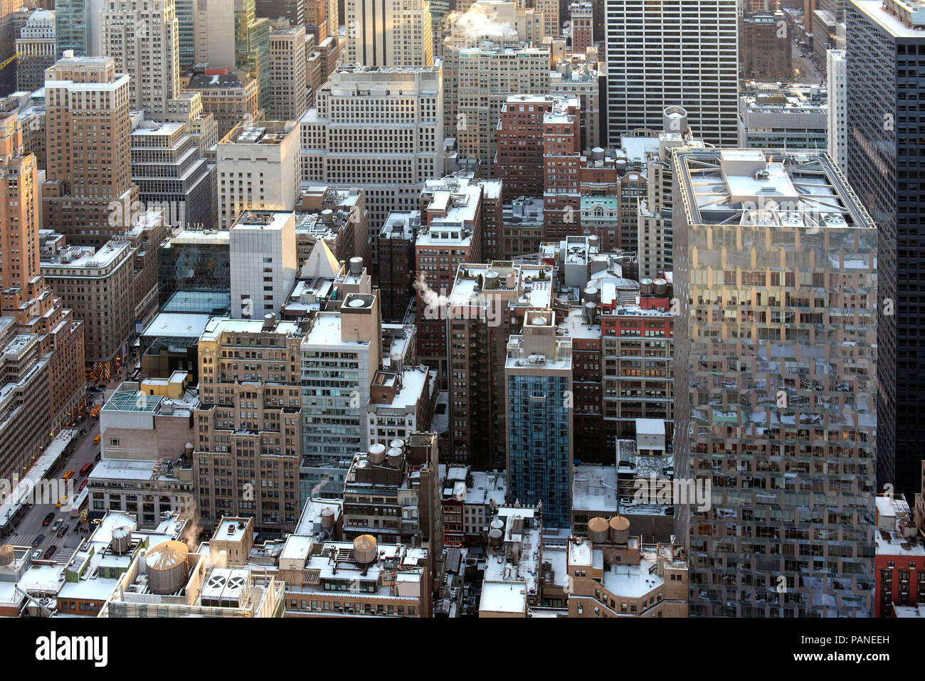 View of Manhattan form the Top of the Rocks observation deck on top of ...
