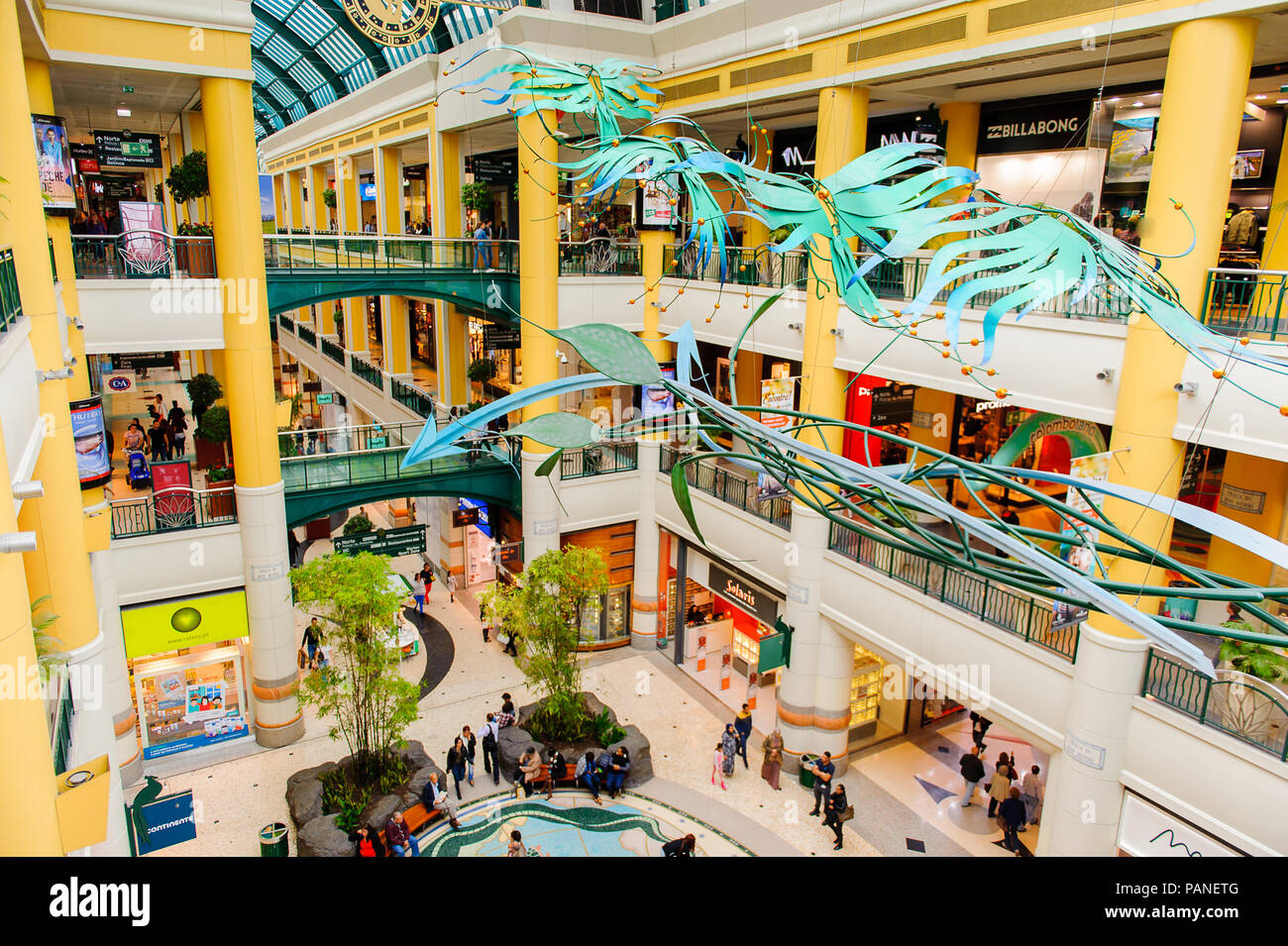 Page 2 Colombo Shopping Mall High Resolution Stock Photography And Images Alamy