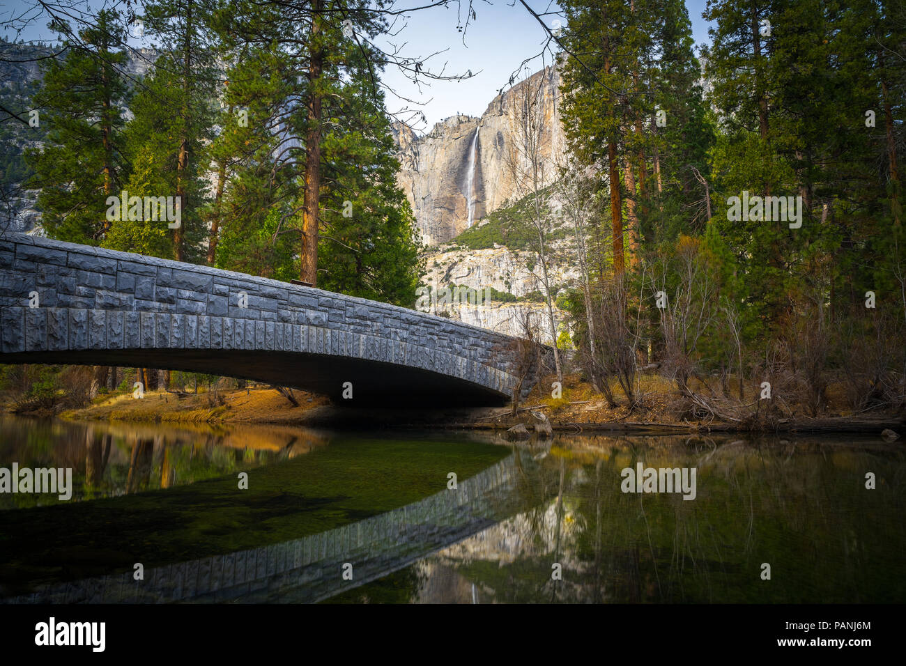 Rock pool natural bridge hires stock photography and images Alamy