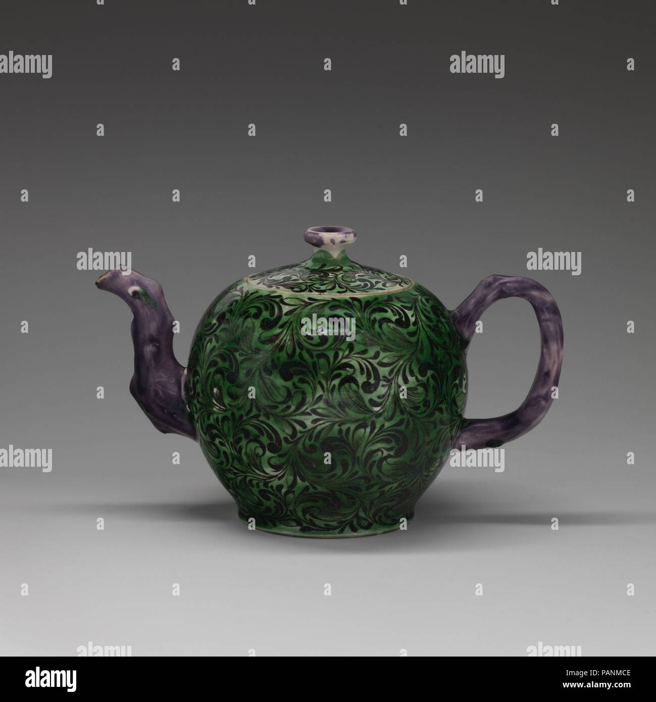 Teapot. Culture: British (American market). Dimensions: 3 5/8 x 5 3/4 in. (9.2 x 14.6 cm). Date: ca. 1760. Museum: Metropolitan Museum of Art, New York, USA. Stock Photo