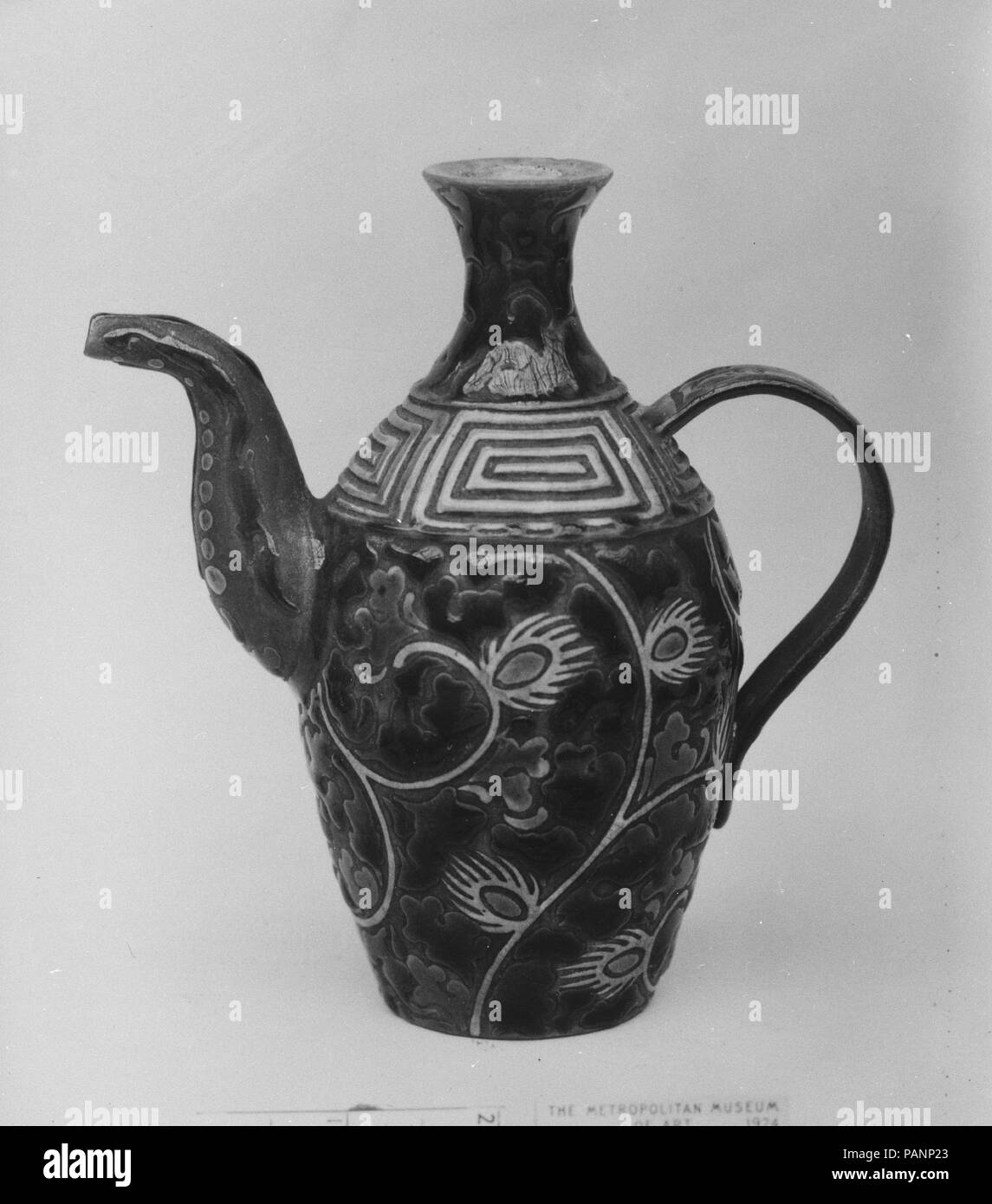 Wine pot. Culture: Japan. Dimensions: H. 6 1/4 in. (15.9 cm); L. 5 13/16 in. (14.8 cm). Date: 1790. Museum: Metropolitan Museum of Art, New York, USA. Stock Photo
