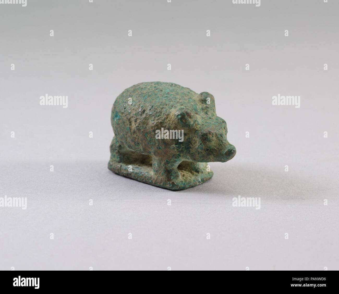 Hedgehog. Dimensions: h. 1.9 cm (3/4 in.) × l. 3.2 cm (1 1/4 in.)   weight 41.9 grams (1.478 oz.). Date: 664-30 B.C..  Hedgehogs may have been noted because of their ability to hiberate during food scarcity. The disappearance of the animals for long periods and their later reemergence may have been connected with rebirth. Museum: Metropolitan Museum of Art, New York, USA. Stock Photo