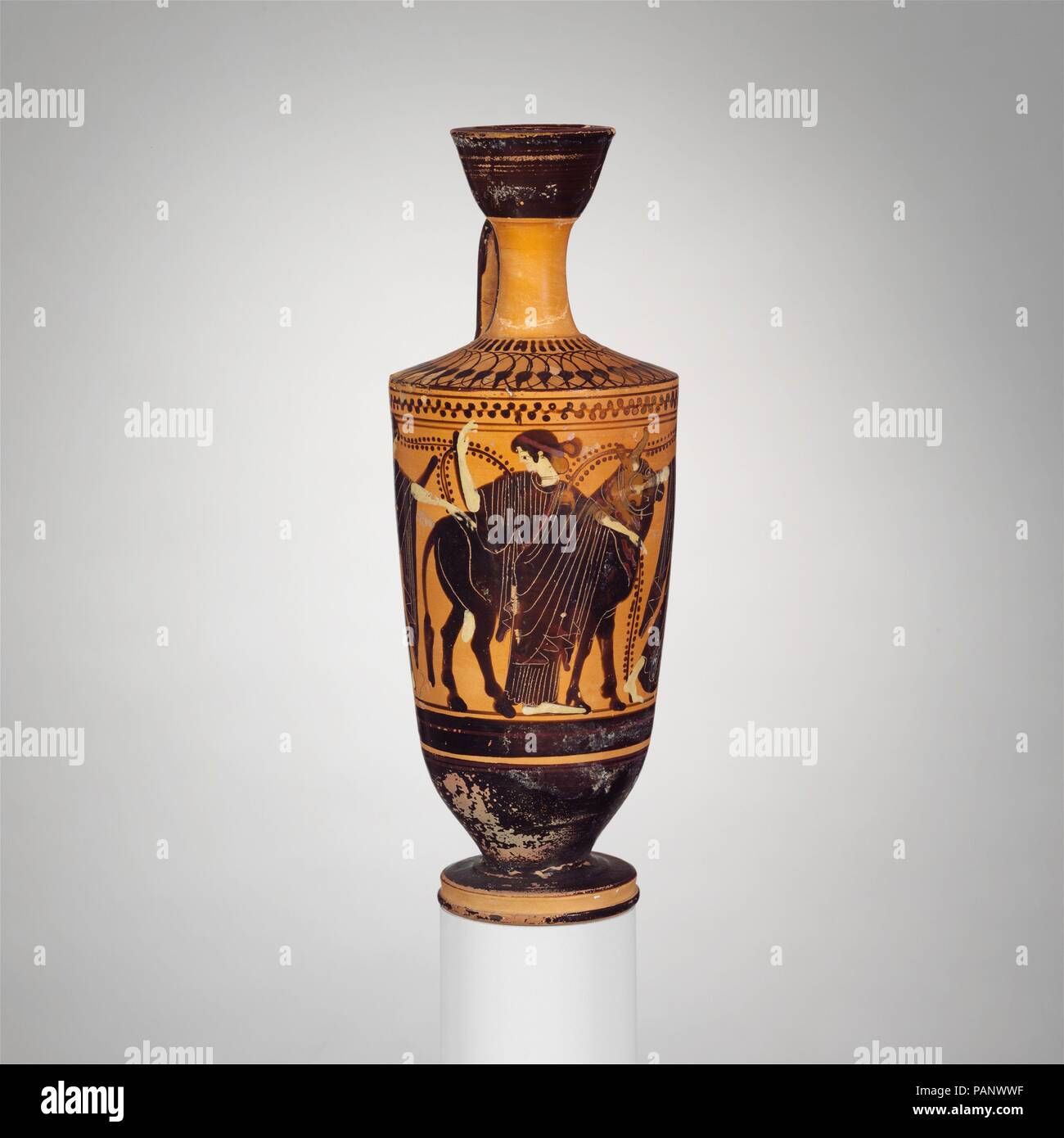 Terracotta lekythos (oil flask). Culture: Greek, Attic. Dimensions: H. 7 7/8 in. (20 cm). Date: 1st quarter of 5th century B.C..  Sacrificial procession with bull and three women. Museum: Metropolitan Museum of Art, New York, USA. Stock Photo