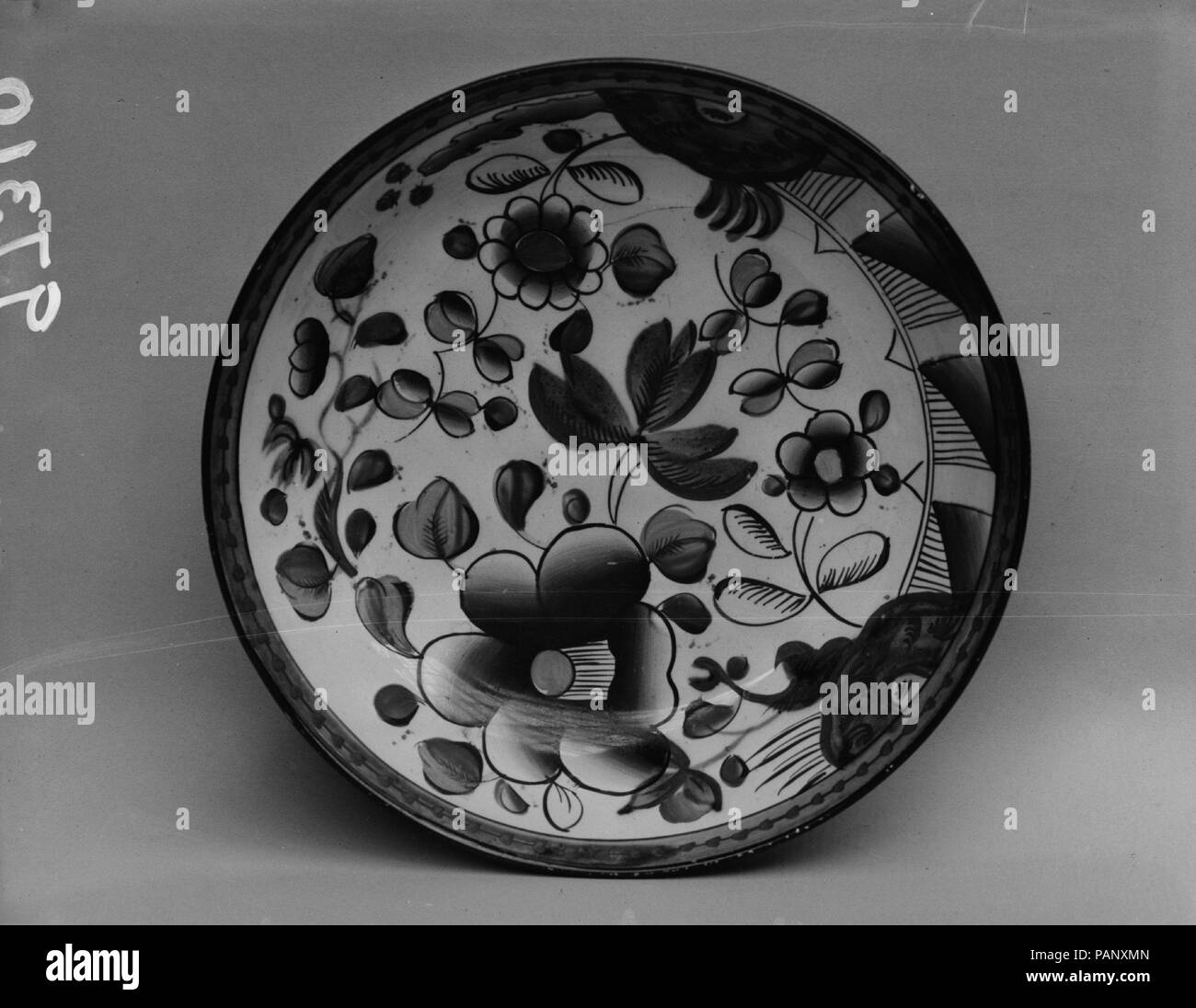 Saucer. Culture: British (American market). Dimensions: Diam. 5 1/2 in. (14 cm). Date: ca. 1825. Museum: Metropolitan Museum of Art, New York, USA. Stock Photo