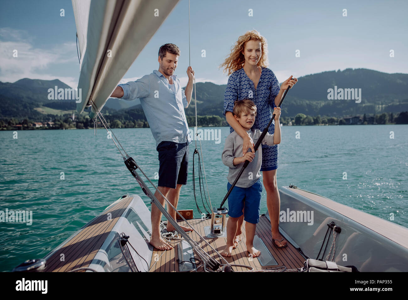 Family sailing hires stock photography and images Alamy