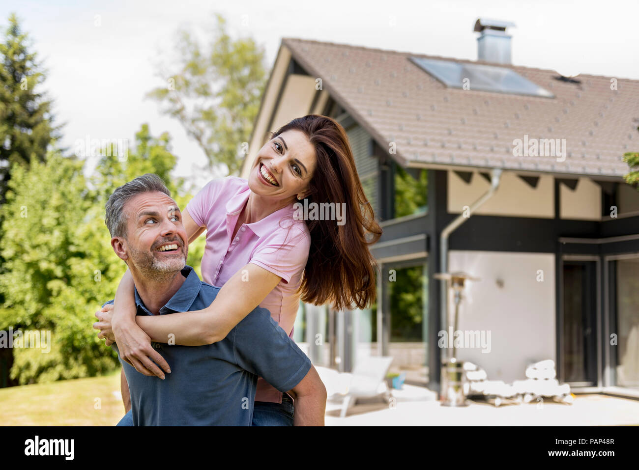 Happy garden hi-res stock photography and images - Alamy