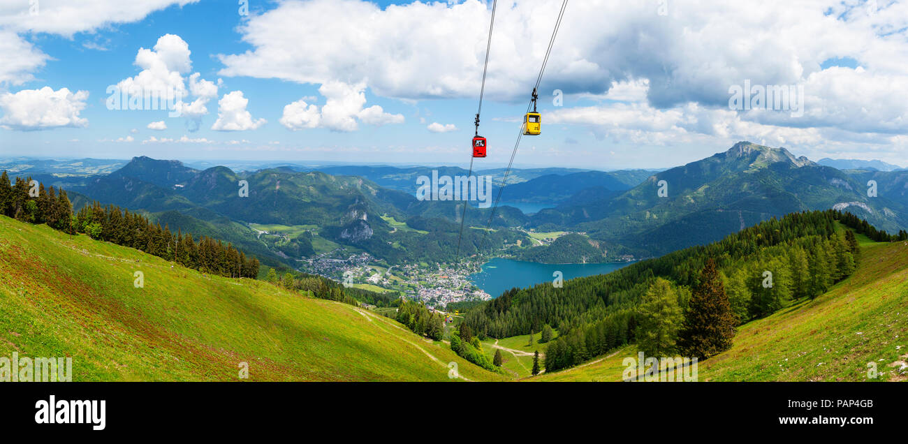 Austria, Salzburg State, Salzkammergut, St. Gilgen, Wolfgangsee, Zwoelferhorn cable car Stock Photo