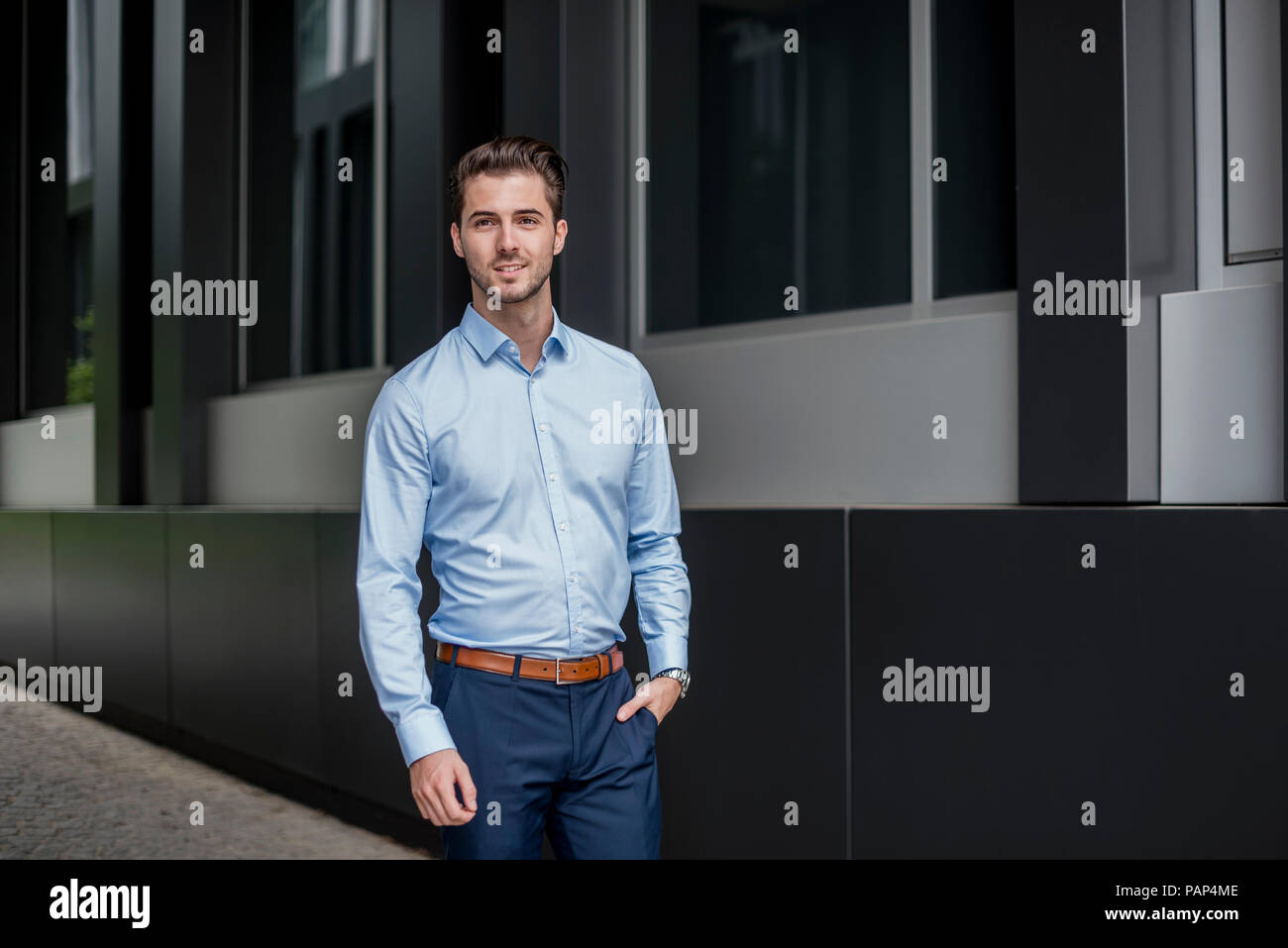 2 business men city outside hi-res stock photography and images - Alamy