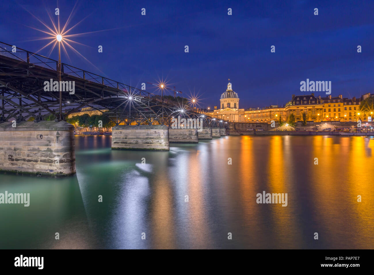 Paris Bridge Art Hi res Stock Photography And Images Alamy