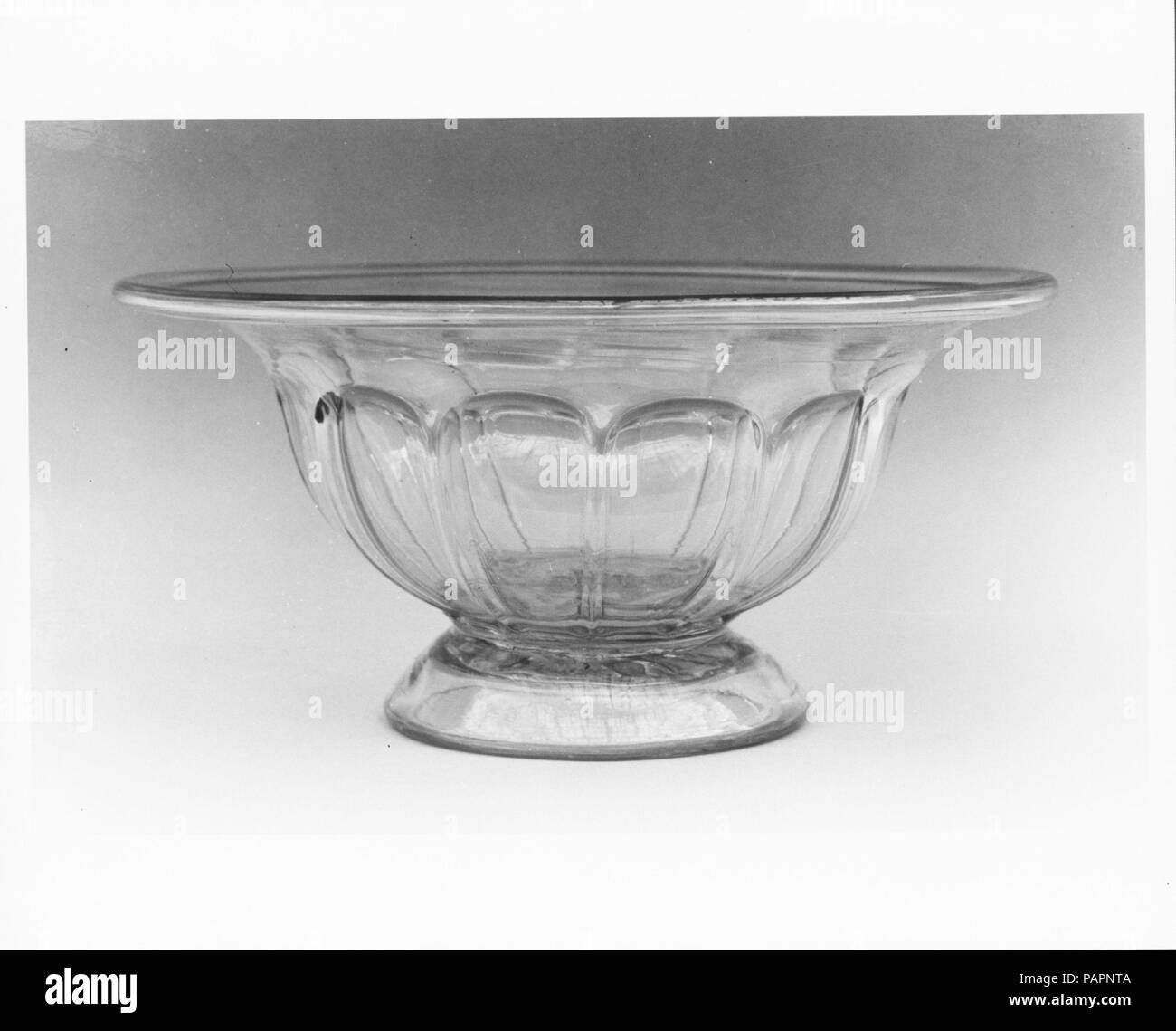 Bowl. Culture: American. Dimensions: H. 3 3/4 in. (9.5 cm); Diam. 8 7/16 in. (21.4 cm). Date: 1830-50. Museum: Metropolitan Museum of Art, New York, USA. Stock Photo