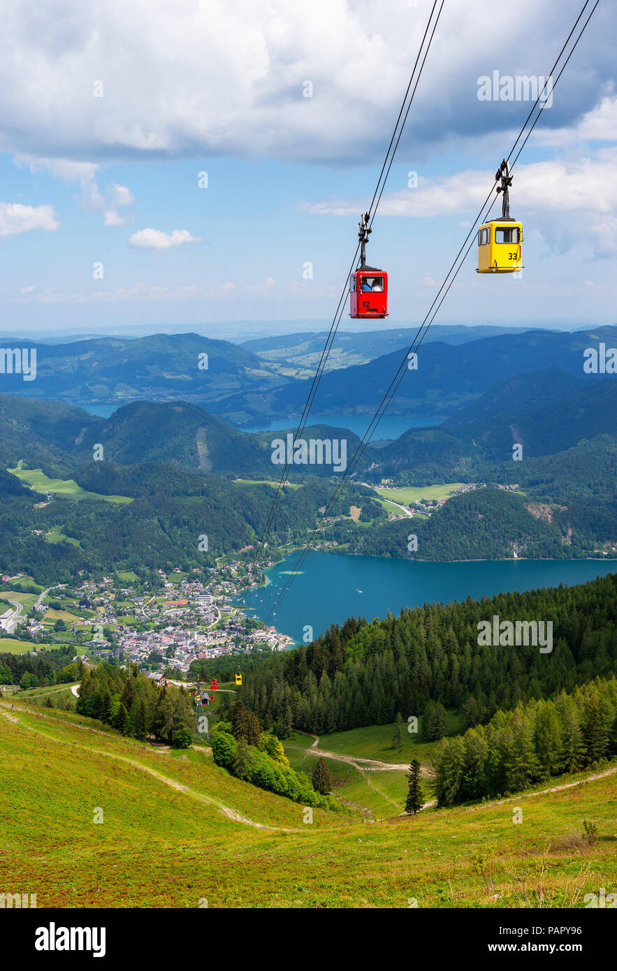 Austria, Salzburg State, Salzkammergut, St. Gilgen, Wolfgangsee,  Zwoelferhorn cable car Stock Photo - Alamy