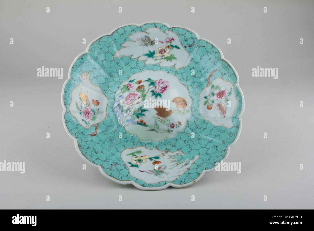Dish. Culture: China. Dimensions: Diam. 9 1/4 in. (23.5 cm). Date: 18th century. Museum: Metropolitan Museum of Art, New York, USA. Stock Photo