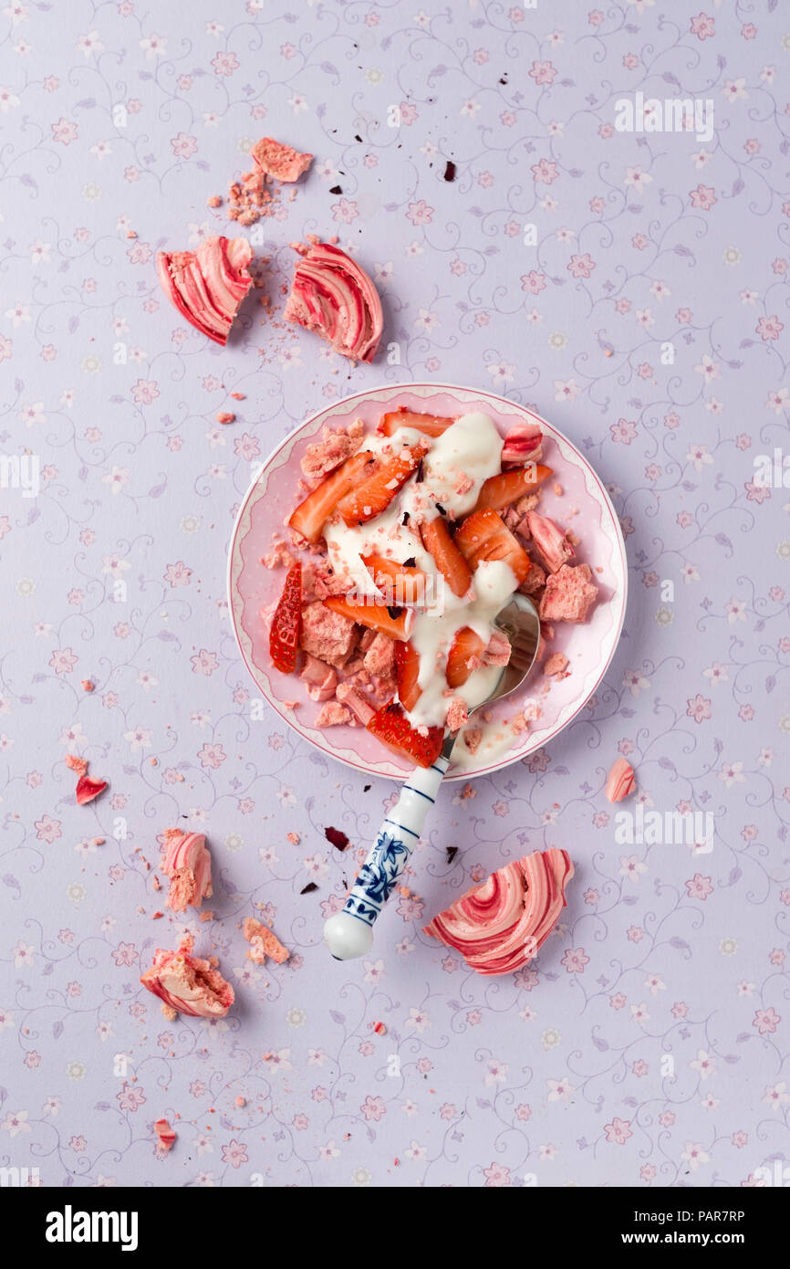 Homemade meringue with strawberry and yogurt Stock Photo Alamy