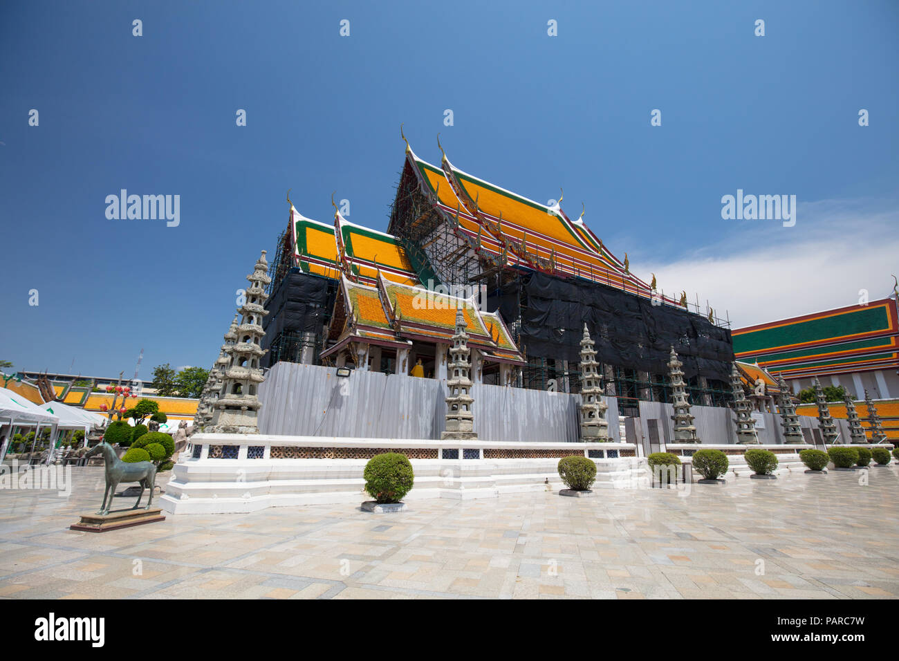 Wat Suthat Thepphawararam Temple Under Construction Stock Photo