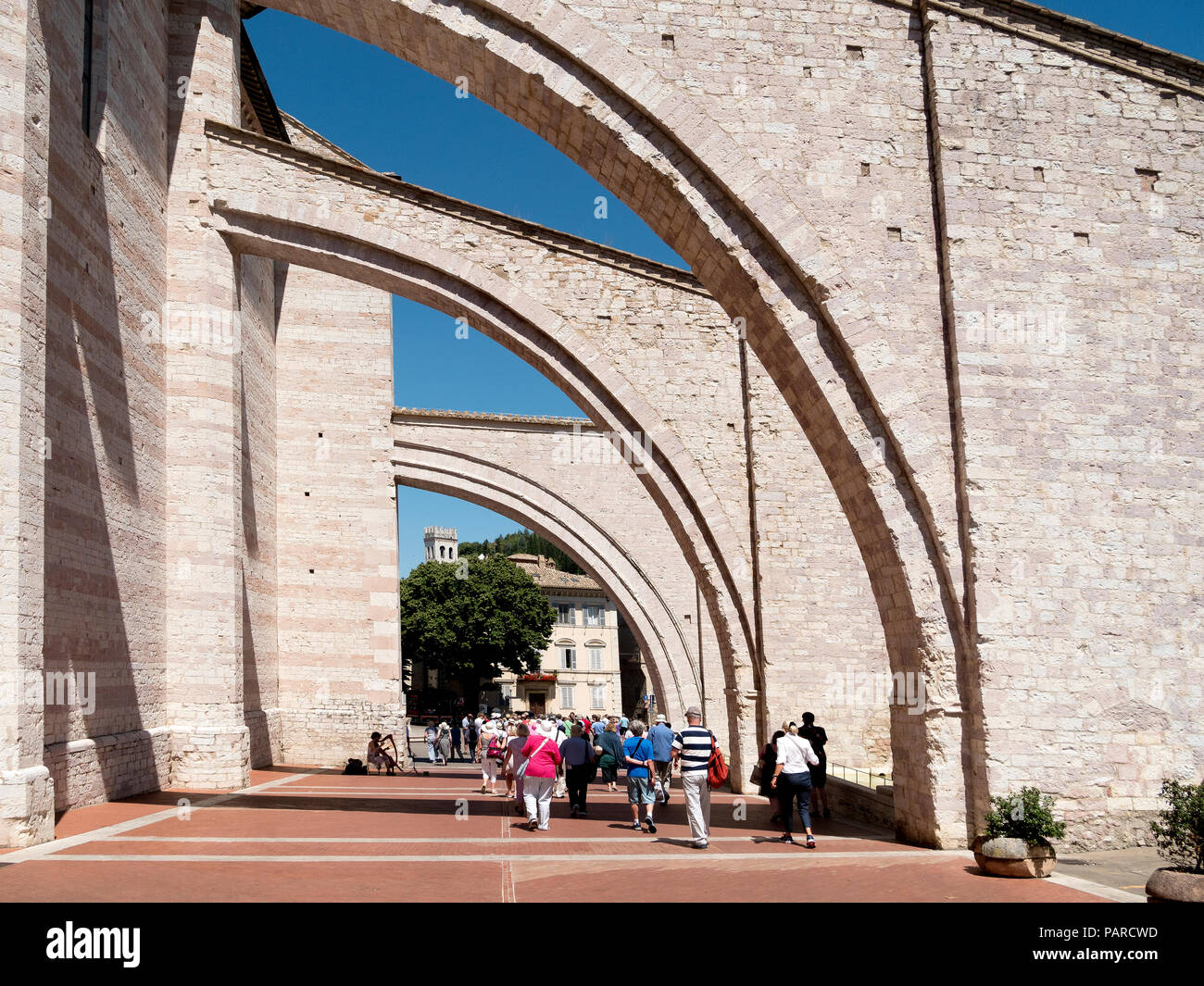 Archways leading to the town center  in the medieval city  of Assisi, in the Province of Perugia, Italy Stock Photo