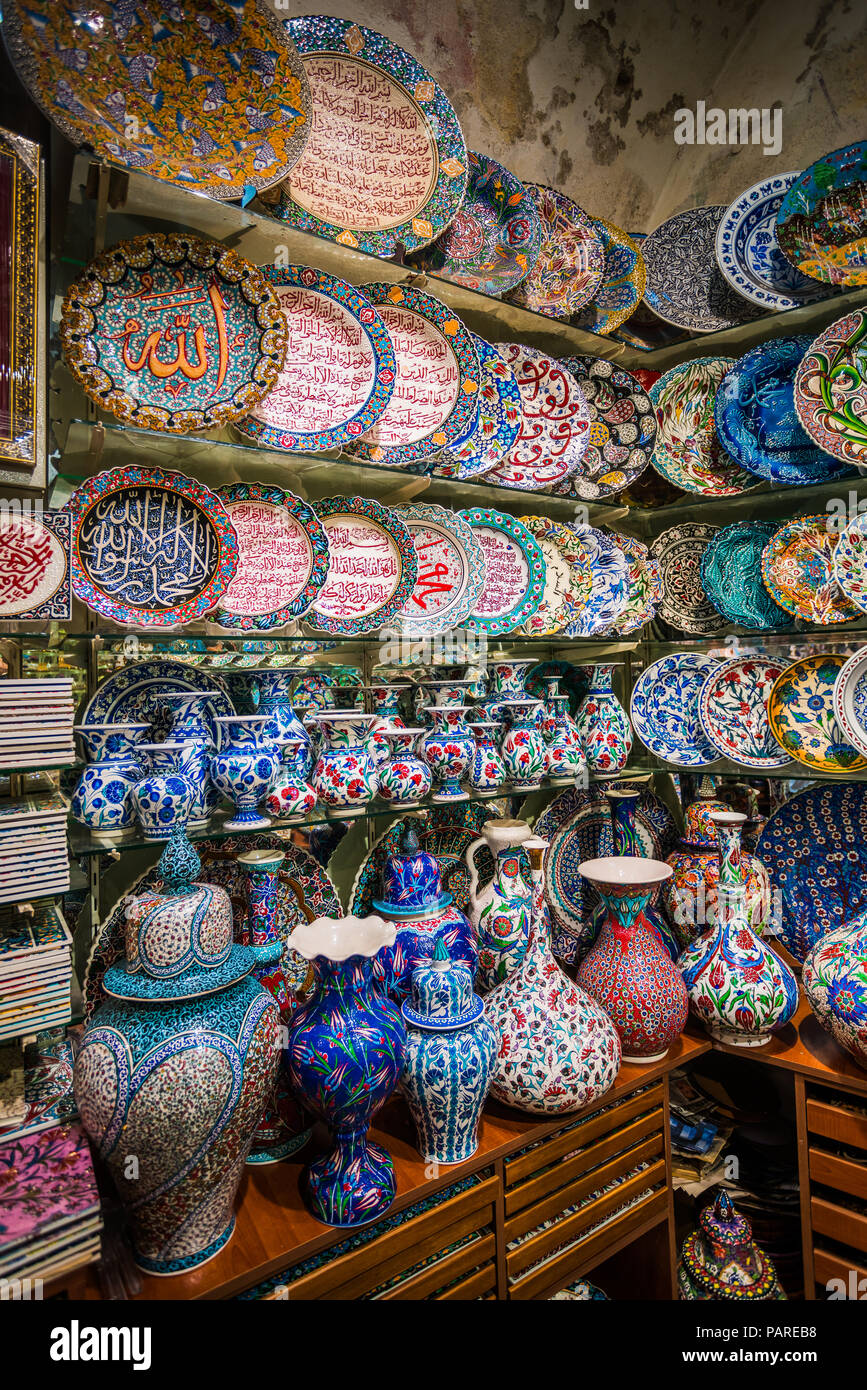 Turkish ceramics on sale at the Grand Bazaar in Istanbul, Turkey Stock ...