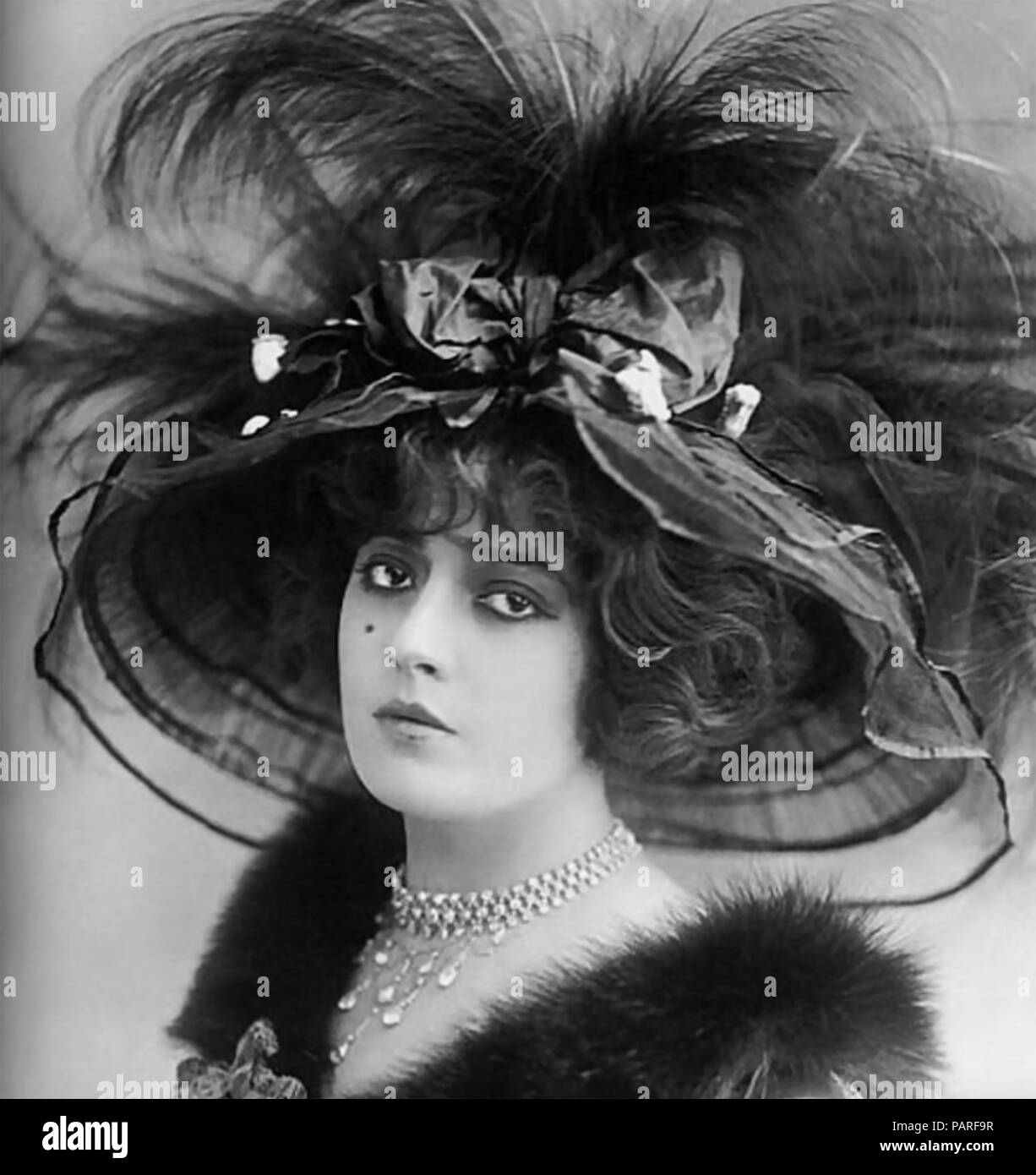 Victorian hats with feathers Clearance