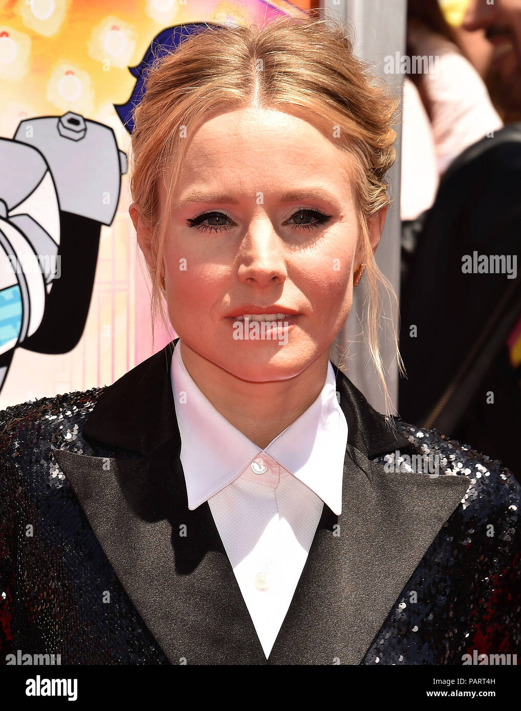 KRISTEN BELL American film actress  attends the premiere of Warner Bros. Animations' 'Teen Titans Go! To The Movies' TCL Chinese Theatre on July 22, 2018 in Hollywood, California. Photo: Jeffrey Mayer Stock Photo
