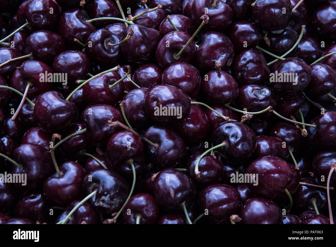 Cherries wallpaper hi-res stock photography and images - Alamy Cherries wallpaper hi-res stock photography and images - Alamy