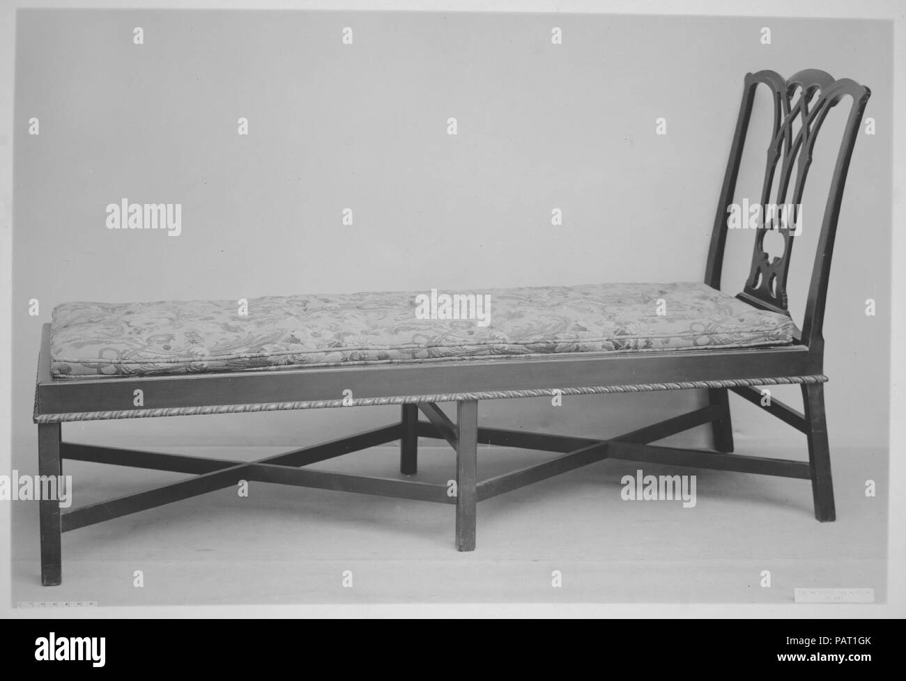 Daybed. Culture: American. Dimensions: 43 1/2 x 24 7/8 x 74 1/2 in. (110.5 x 63.2 x 189.2 cm). Date: 1760-90. Museum: Metropolitan Museum of Art, New York, USA. Stock Photo