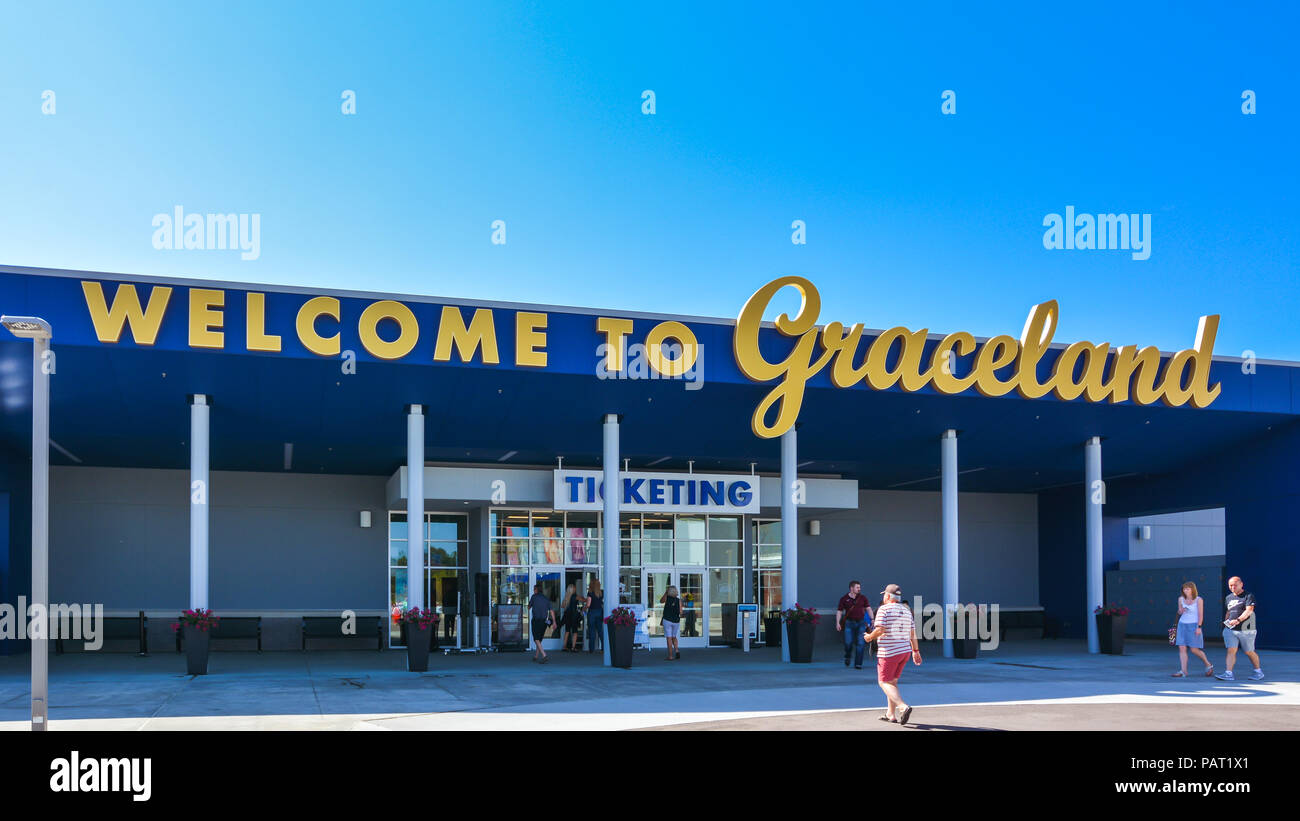 Entrance gate graceland elvis hi-res stock photography and