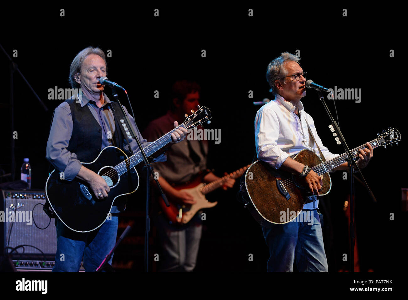 HOLLYWOOD, FL NOVEMBER 12 Dewey Bunnell, Gerry Beckley of America