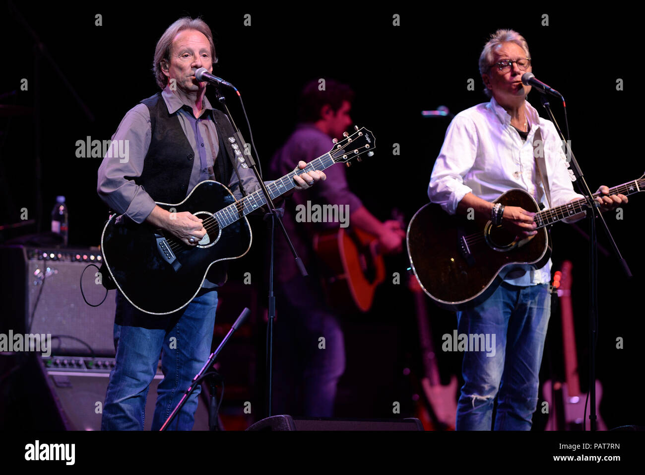 HOLLYWOOD, FL NOVEMBER 12 Dewey Bunnell, Gerry Beckley of America