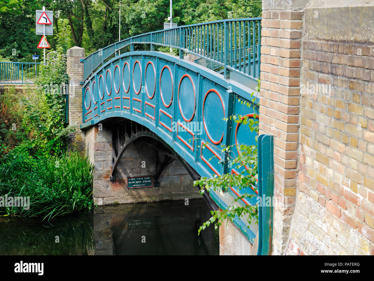 Early cast iron bridge hi-res stock photography and images - Alamy
