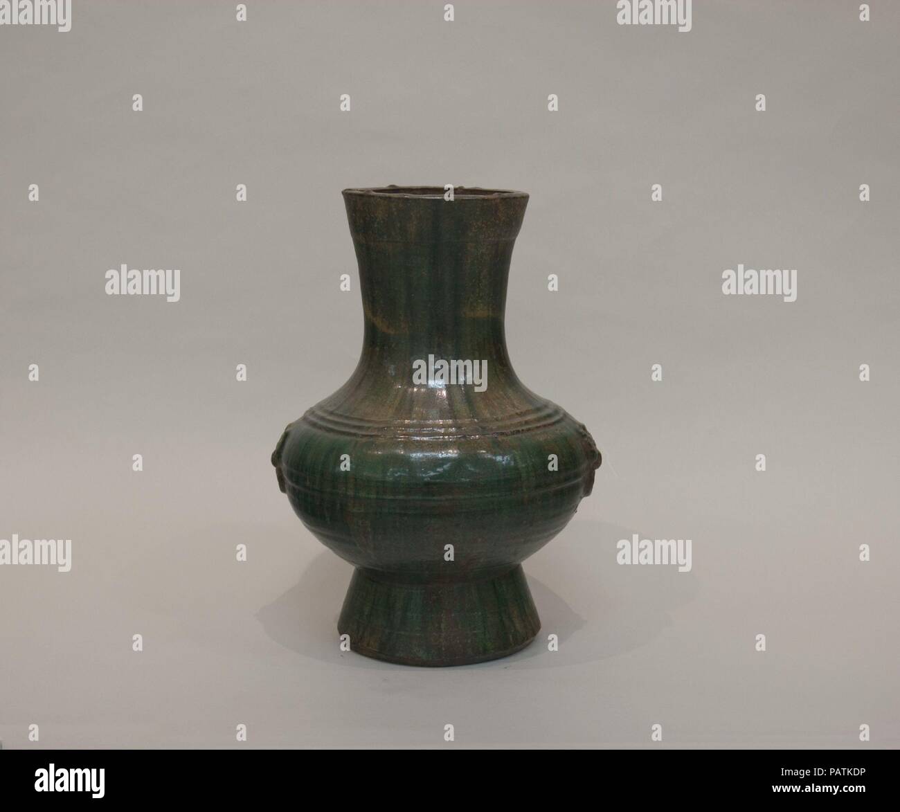 Vase. Culture: China. Dimensions: H. 15 3/4 in. (40 cm); W. 9 in. (22.9 cm); Diam. of rim: 6 1/4 in. (15.9 cm); Diam. of foot: 6 3/4 in. (17.1 cm). Museum: Metropolitan Museum of Art, New York, USA. Stock Photo