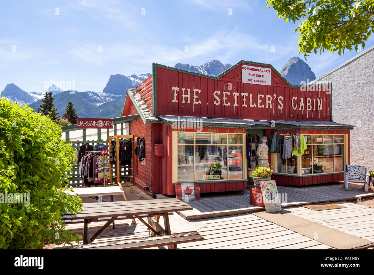The Settlers Cabin Art Shop And Gallery In Canmore Alberta