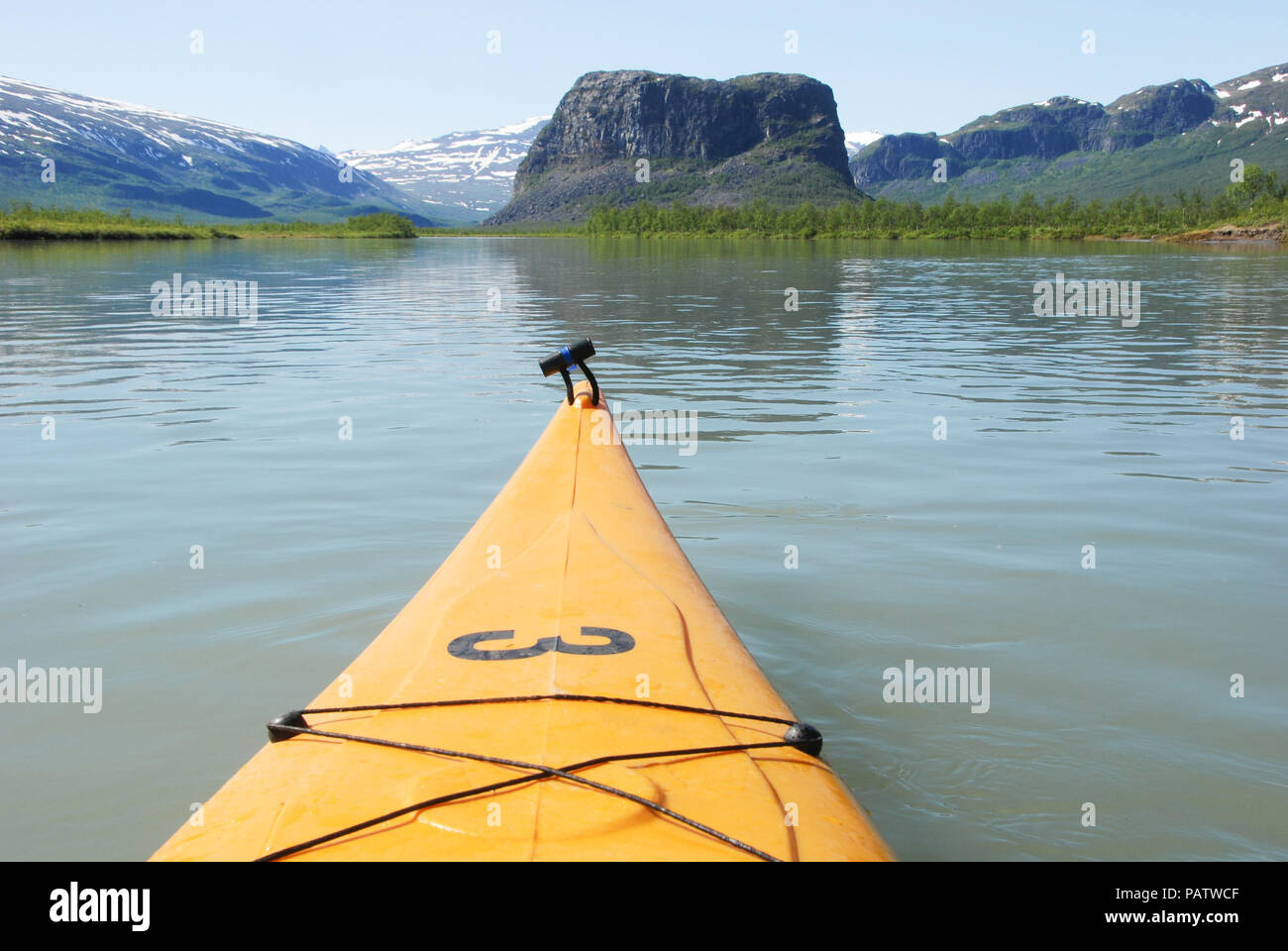 Nammasj - Paddling in Rapaätno delta. Jokkmokk, Sweden Stock Photo
