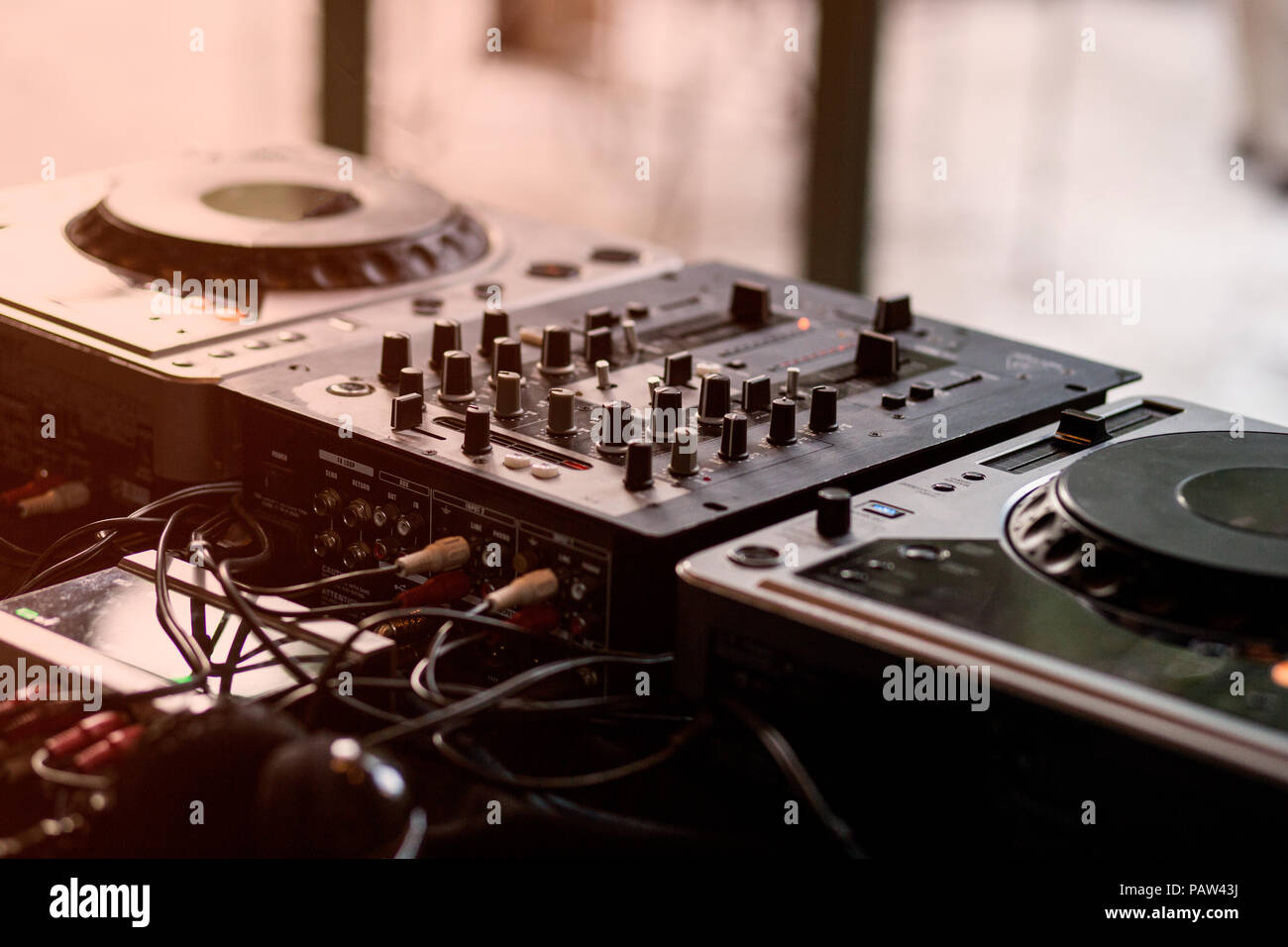 Digital turntables hires stock photography and images Alamy