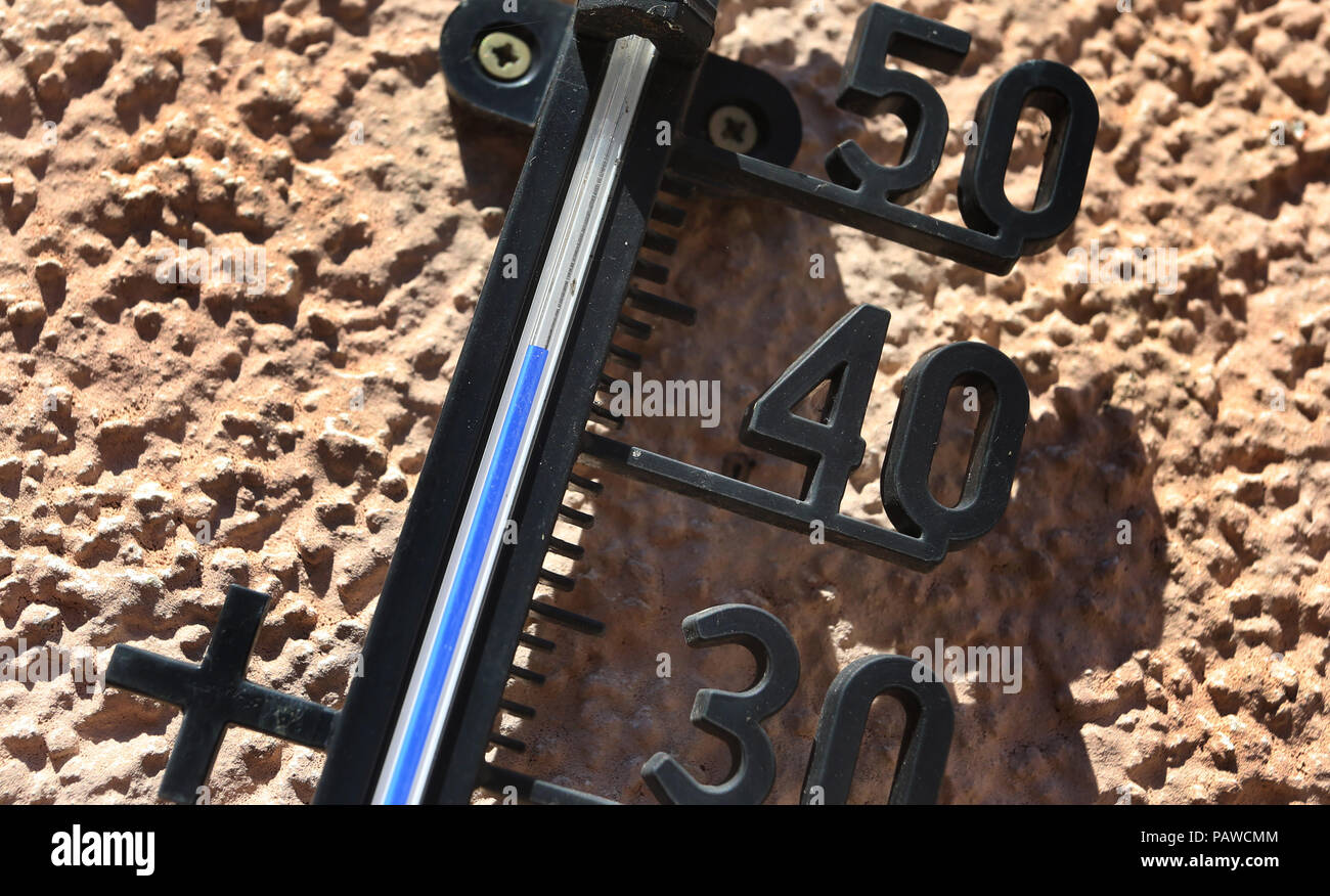 Wuerzburg, Germany. 25th July, 2018. A thermometer hanging in the sun shows a temperature of over 40 degrees Celsius. Credit: Karl-Josef Hildenbrand/dpa/Alamy Live News Stock Photo