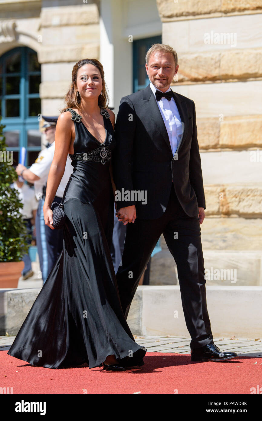 Page 2 Music Opera Richard Wagner Lohengrin High Resolution Stock Photography And Images Alamy Etwa 25 minuten vergehen, bis die … merkel geht einkaufen. https www alamy com bayreuth germany 25th july 2018 christian lindner chairman of the fdp arrives with his girlfriend franca lehfeldt at the premiere the richard wagner festival 2018 begins with the new production of the lohengrin from 25 july to 29 august classical music lovers from all over the world will come to bayreuth to listen to richard wagners operas for five weeks on the green hill credit matthias balkdpaalamy live news image213230295 html