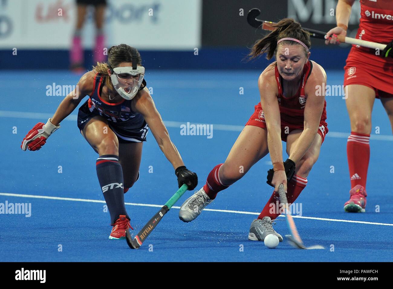 London, UK. 25th July, 2018. Laura Unsworth (ENG) has a shot. USA V England. Match 12. Pool B. Womens Hockey World Cup 2018. Lee Valley hockey centre. Queen Elizabeth Olympic Park. Stratford. London. UK. 25/07/2018. Credit: Sport In Pictures/Alamy Live News Stock Photo