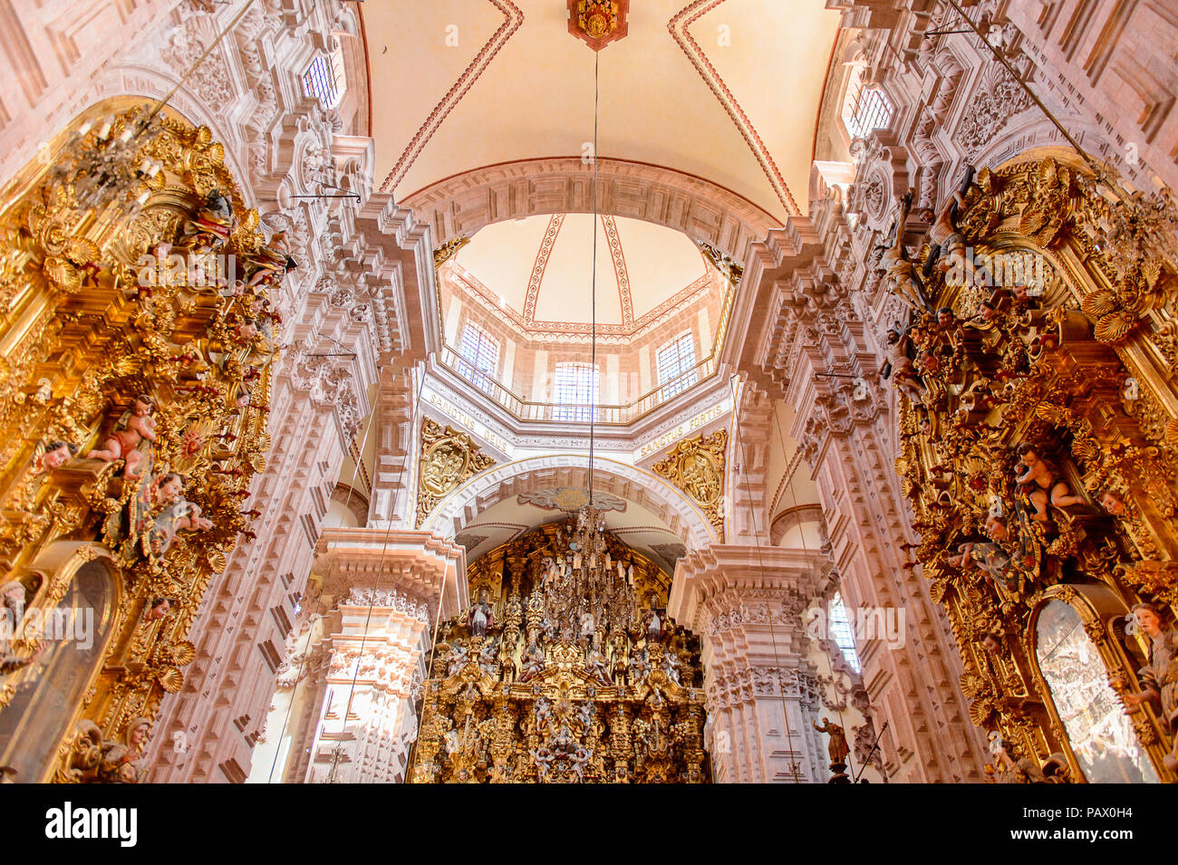 TAXCO, MEXICO - OCT 28, 2016: Interior of the Church of Santa Prisca, Taxco de Alarcón, Guerrero, Mexico. Built between 1751 and 1758 Stock Photo - Alamy TAXCO, MEXICO - OCT 28, 2016: Interior of the Church of Santa Prisca, Taxco de Alarcón, Guerrero, Mexico. Built between 1751 and 1758 Stock Photo - Alamy
