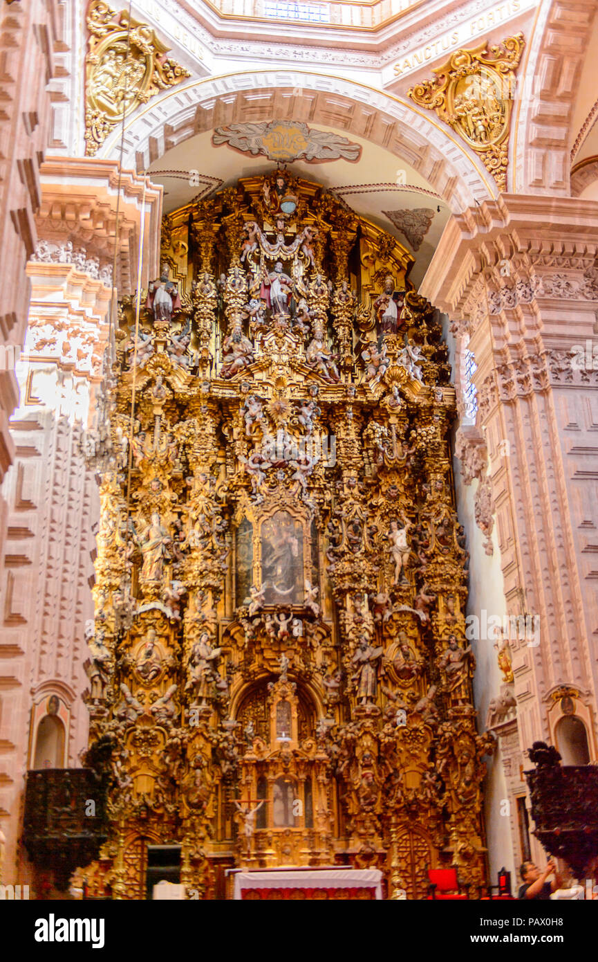 TAXCO, MEXICO - OCT 28, 2016: Interior of the Church of Santa Prisca, Taxco  de Alarcón, Guerrero, Mexico. Built between 1751 and 1758 Stock Photo -  Alamy