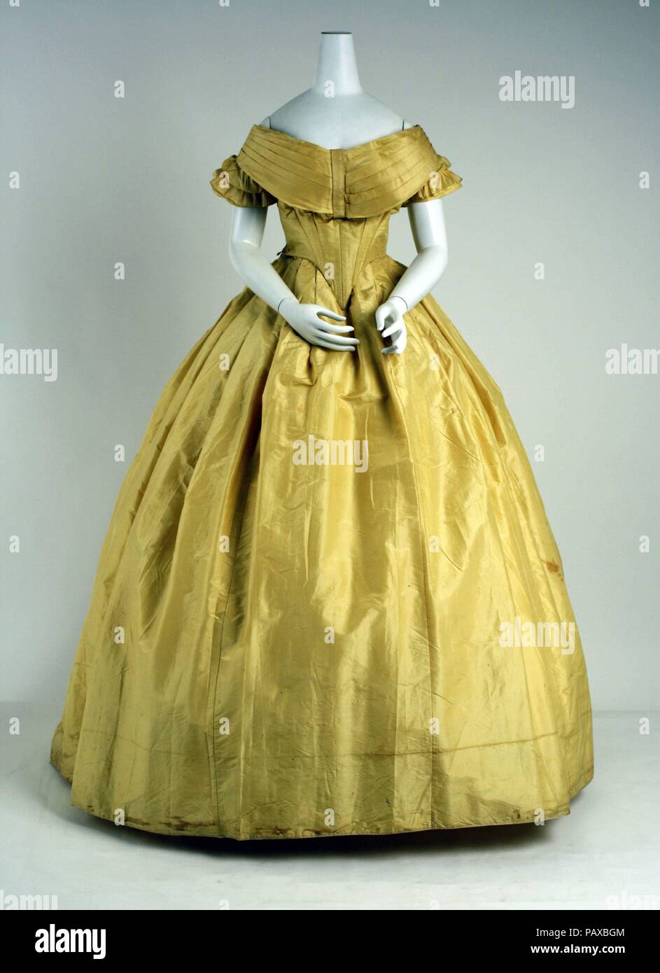 mid 19th century dress