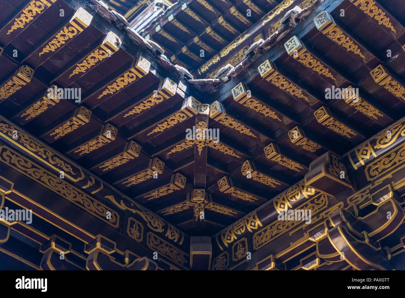 Traditional chinese architecture details in BaoLunSi temple Chongqing, China Stock Photo