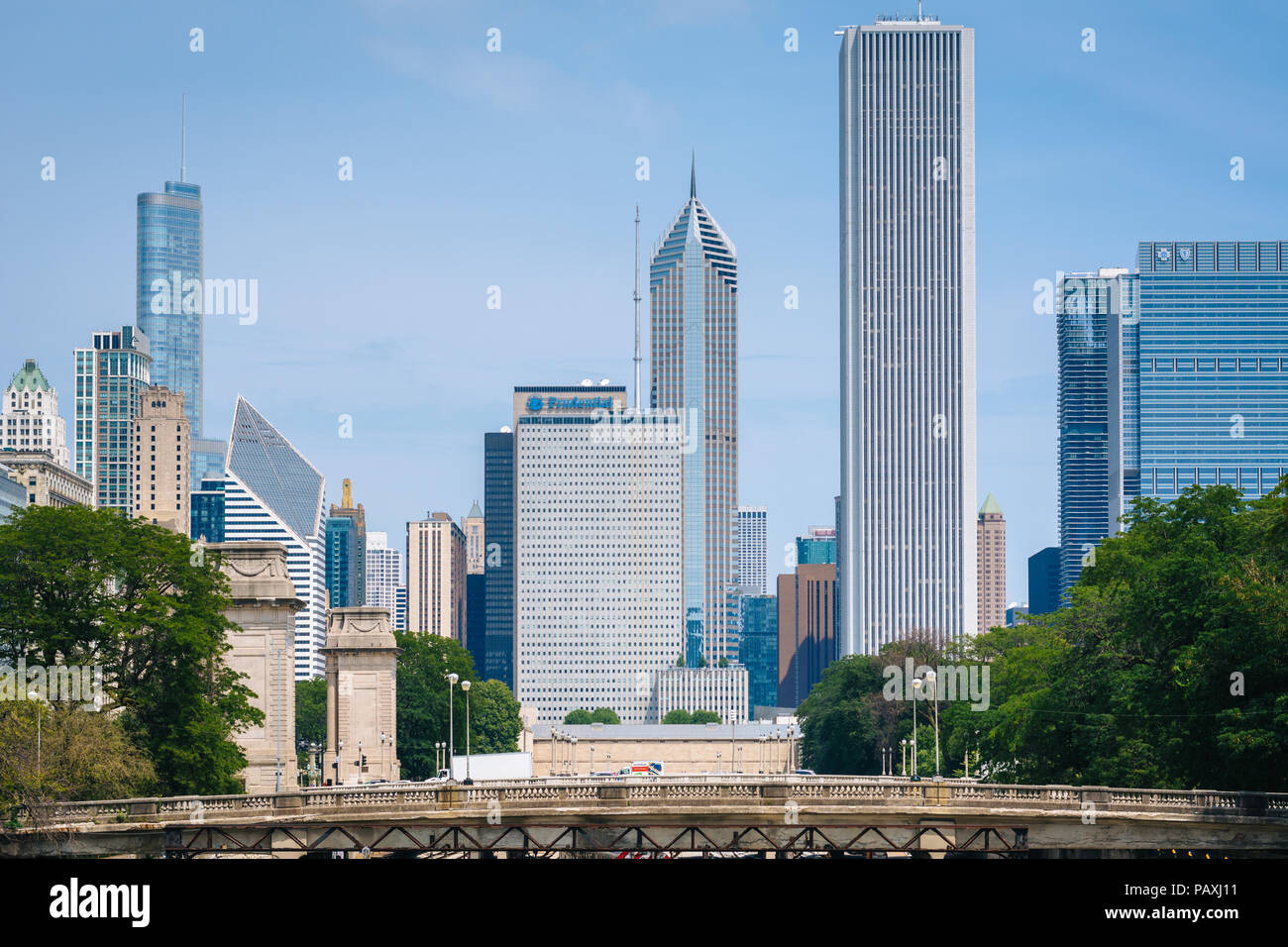 Skyscrapers in chicago hi-res stock photography and images - Alamy