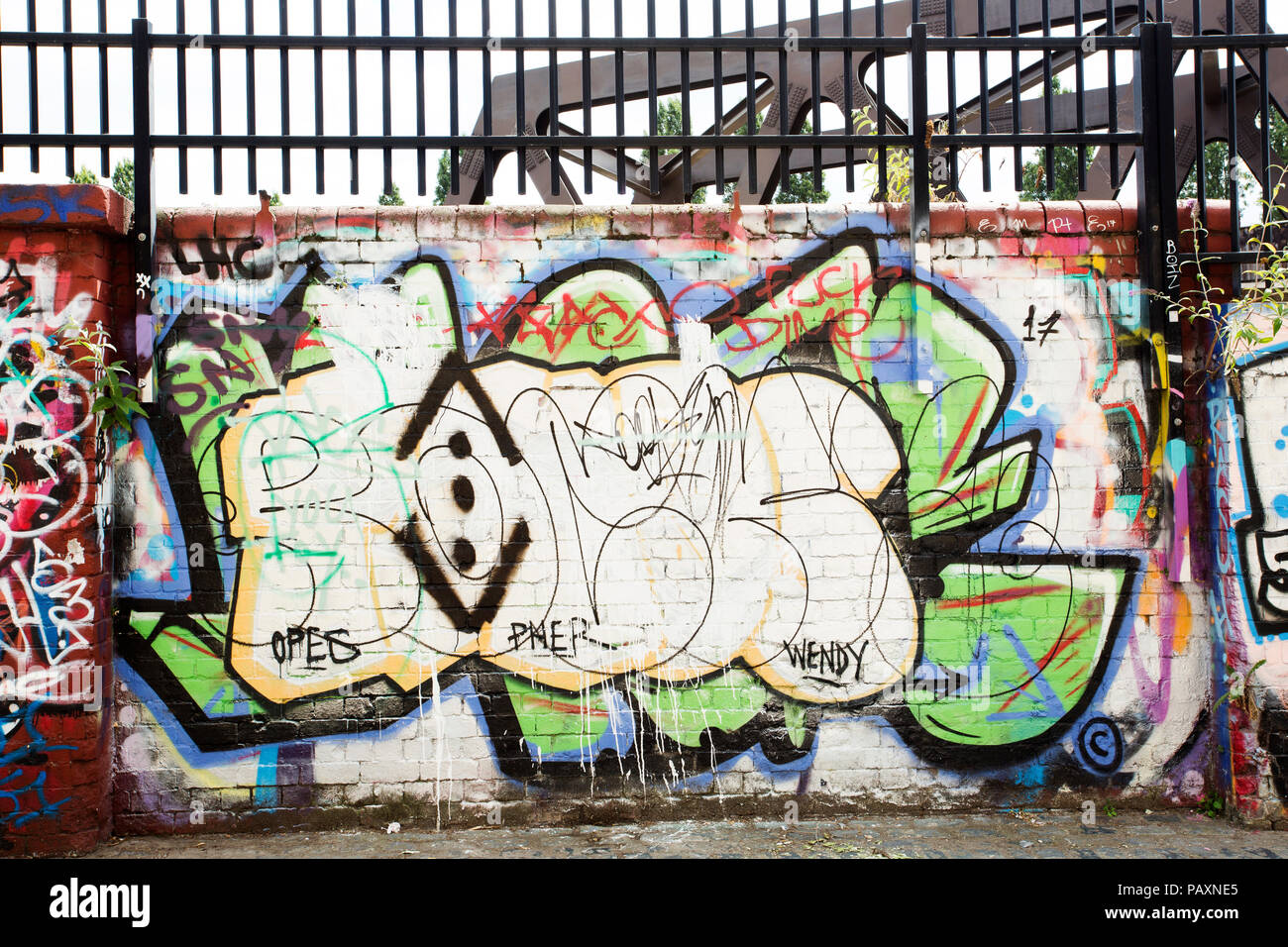 British graffiti artists hires stock photography and images Alamy
