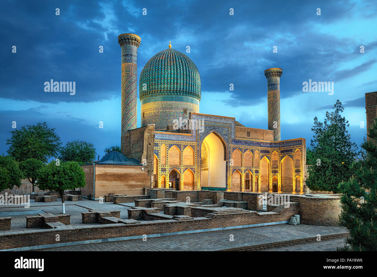 Tomb of tamerlane hi-res stock photography and images - Alamy