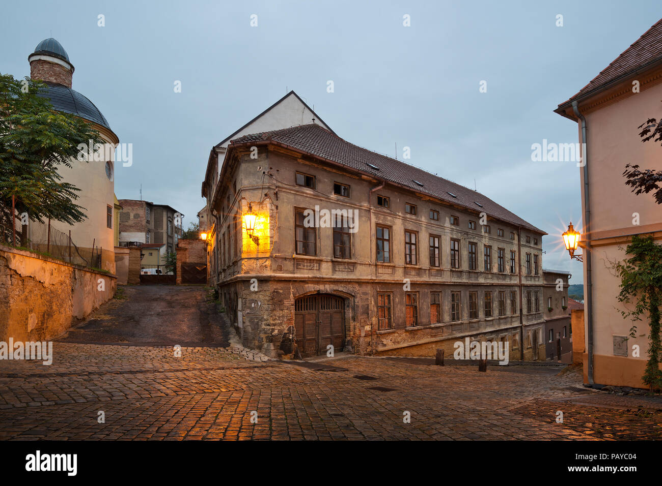 Paving store hi-res stock photography and images - Alamy